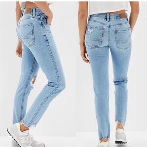 American Eagle Outfitters Light Blue 90s Skinny Jeans
